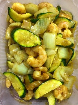 28 Gamberetti con curry