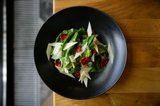 Салат со шпинатом