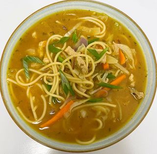 Chicken thukpa
