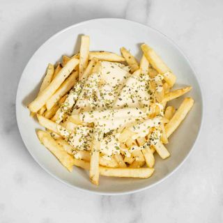 Patatas Con Alioli Y Orégano