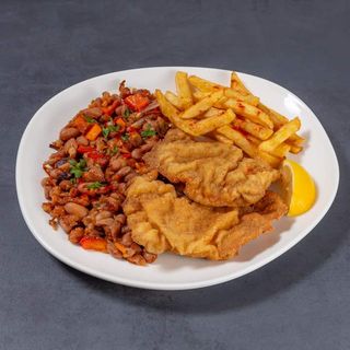 Bečki odrezak s pomfritom i zapečeni grah + Coca cola 0.5l