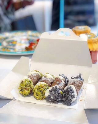 Cannoli pequeños -  Caja - 4 piezas