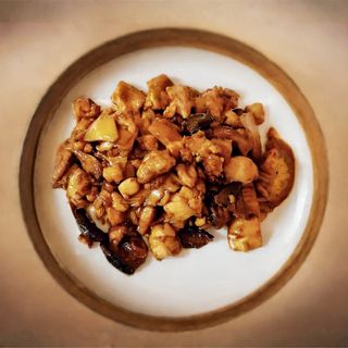 Pollo con Bambú y Setas Chinas