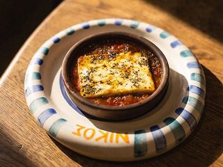 Грецька Фета Lykas, запечена в дровяній печі з томатами і баклажаном (180г)