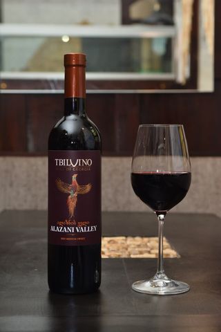 ალაზნის ველი წითელი(ნახევრადტკბილი)-0,75 ლტ