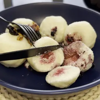Гомбовці творожні з вишнею (500г/10шт)