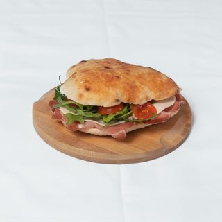 Speck, rucola e pomodorini