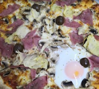 Pizza Vesuvio Familiar