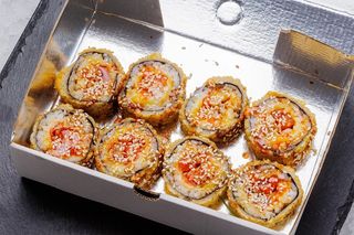 Tempura rolnica losos