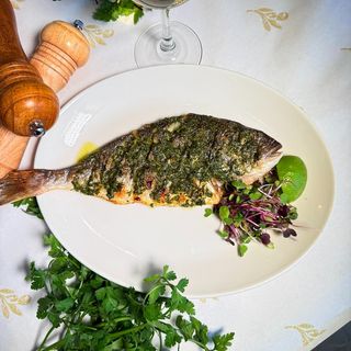 Dorada a la parrilla con salsa gremolata 