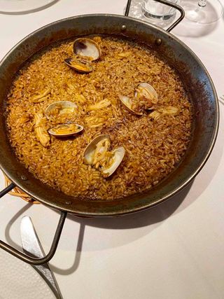 Paella del Cheriff de Almejas Gallegas y Espardeñas