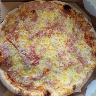 Pizza Vesuvio 