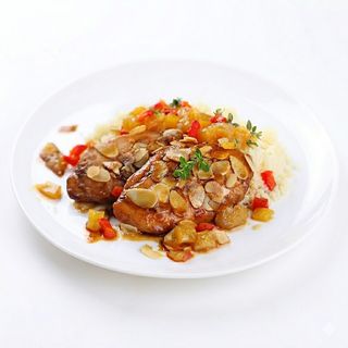 Pollo Con Salsa De Almendra