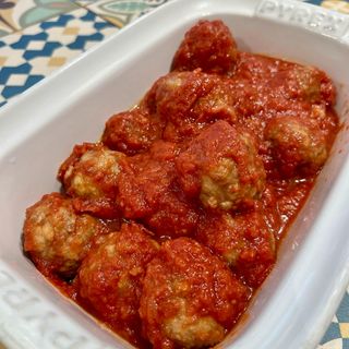 Albondigas con salsa de tomate casero