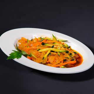 Insalata di medusa con verdura cinese