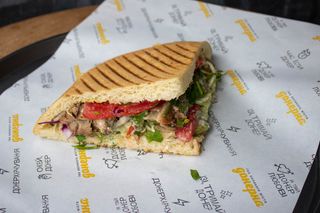 Піта Берлінська з куркою (300г)