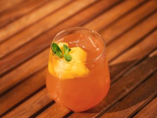 Ledeni čaj sa mangom