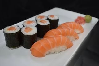 Dashi Salmon 3 & Maki (204g)