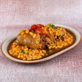 Ciolan de porc cu fasole