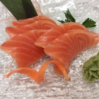 C. Sashimi Salmón (4 uds.)