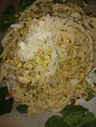 ESPAGUETIS a la Gricia con PISTACHO 
