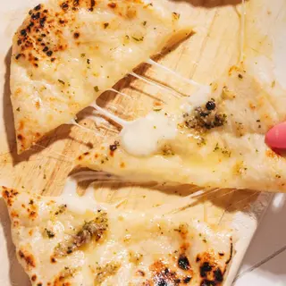 Naan de Queso y Ajo 