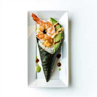 68. Temaki gamberoni crudi