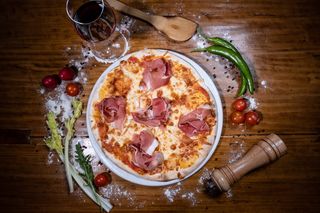 Pizza Speck & Scarmoza