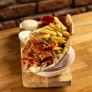 Kebab Frytas w Bułce Mega