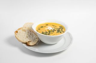 Тыквенно кукурузный суп с жаренным пармезаном 