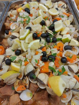 Carne de Porco à Alentejana