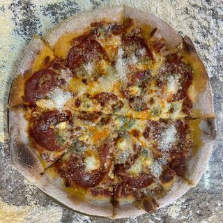 Pizza Salami picante e Gorgonzola