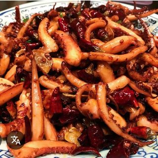 Calamari in salsa piccante 