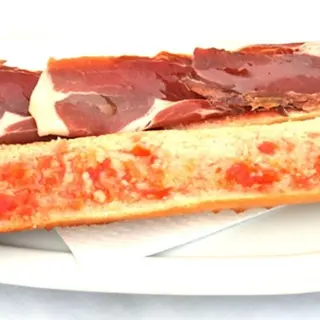 Bocadillo mini bagete jamon pais