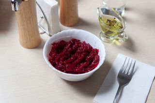 Salata de sfecla rosie