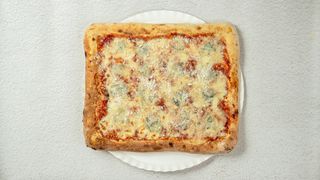 Pizza Rzymska Quatrro Formaggi