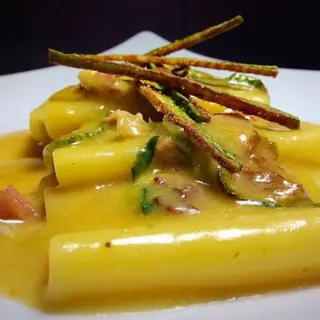 Paccheri con speck e zucchine