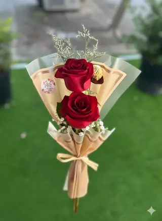 Deux Fleur Rouge Avec Chocolat Ferrero