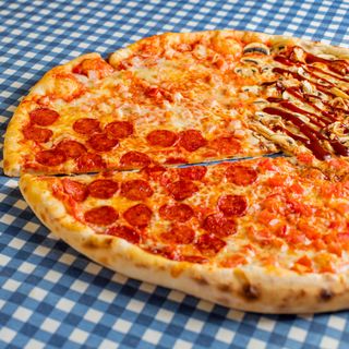 ՉՈՐՍ ԿԵՍ #1 Խոզապուխտ սունկ - Պեպերոնի - Մարգարիտա - Հավ bbq