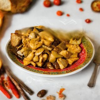 Pollo Con Bambú Y Setas Chinas