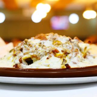 Nachos Con Guacamole