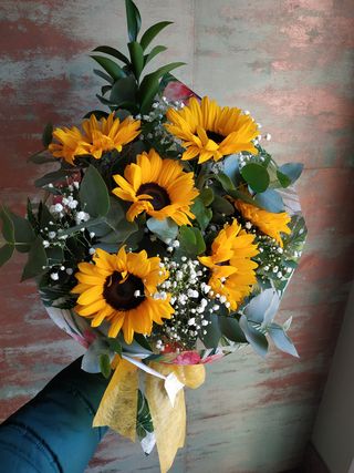 Ramo Con 6 Girasoles