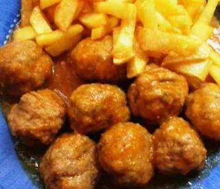 Albóndigas Con Patatas