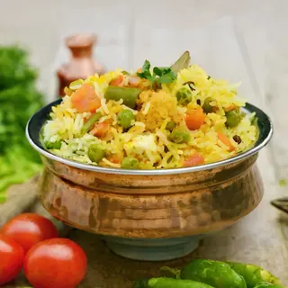 ბოსტნეულის ბირიანი რაიტათი - Veg Biryani with Raita 