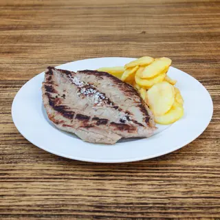 Solomillo De Cerdo A La Pimienta Con Patatas Fritas