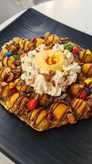 Bubble Waffle Rainbow Chocolate
