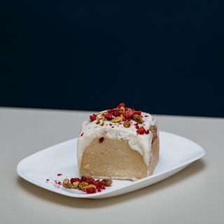 Рол сінабон малина -фісташка