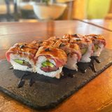 67. Atún Flameado Uramaki (8 Pzs.)