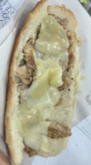 Panino con prosciutto cotto e formaggio
