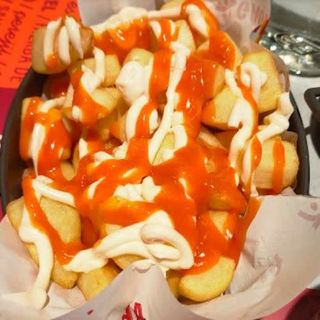 Curly Potatoes With Brava Sauce (Medium)